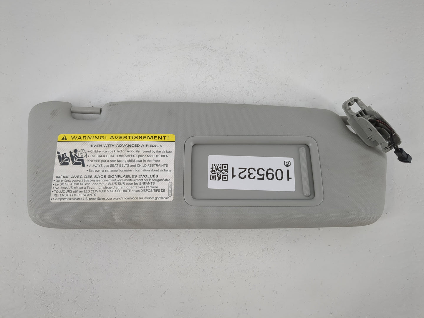 2013-2016 Audi A4 Sun Visor Shade Replacement Passenger Right Mirror Fits Fits 2013 2014 2015 2016 OEM Used Auto Parts - Oemusedautoparts1.com