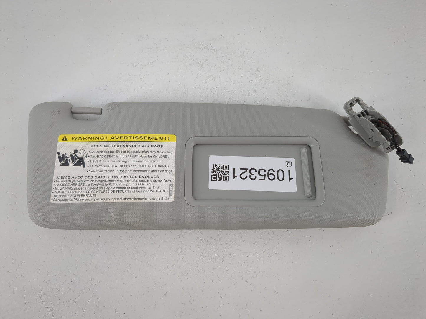 2013-2016 Audi A4 Sun Visor Shade Replacement Passenger Right Mirror Fits Fits 2013 2014 2015 2016 OEM Used Auto Parts - Oemusedautoparts1.com