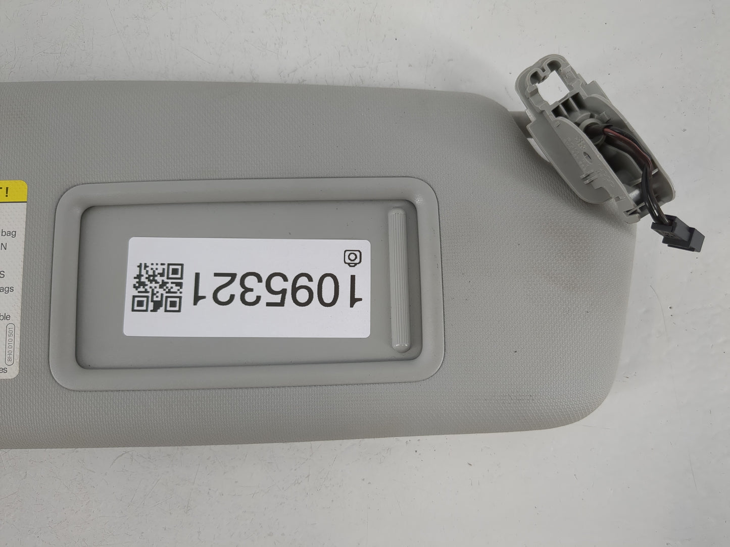 2013-2016 Audi A4 Sun Visor Shade Replacement Passenger Right Mirror Fits Fits 2013 2014 2015 2016 OEM Used Auto Parts - Oemusedautoparts1.com