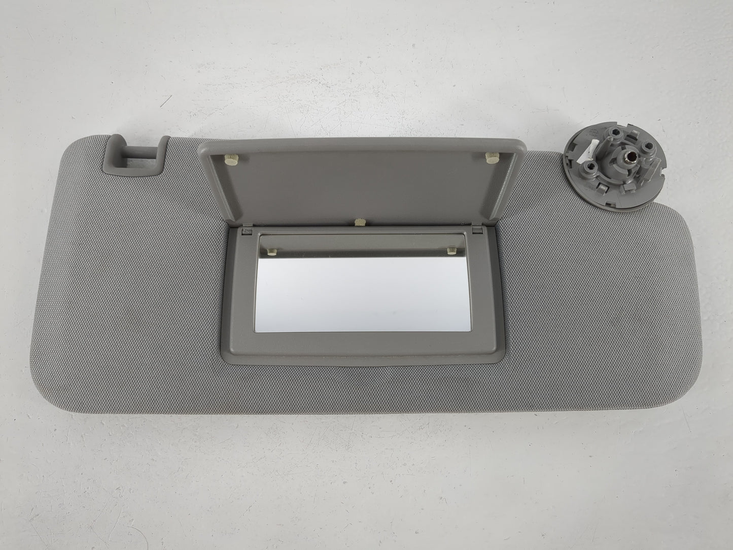 2017-2021 Chevrolet Trax Sun Visor Shade Replacement Passenger Right Mirror Fits Fits 2017 2018 2019 2020 2021 OEM Used Auto Parts