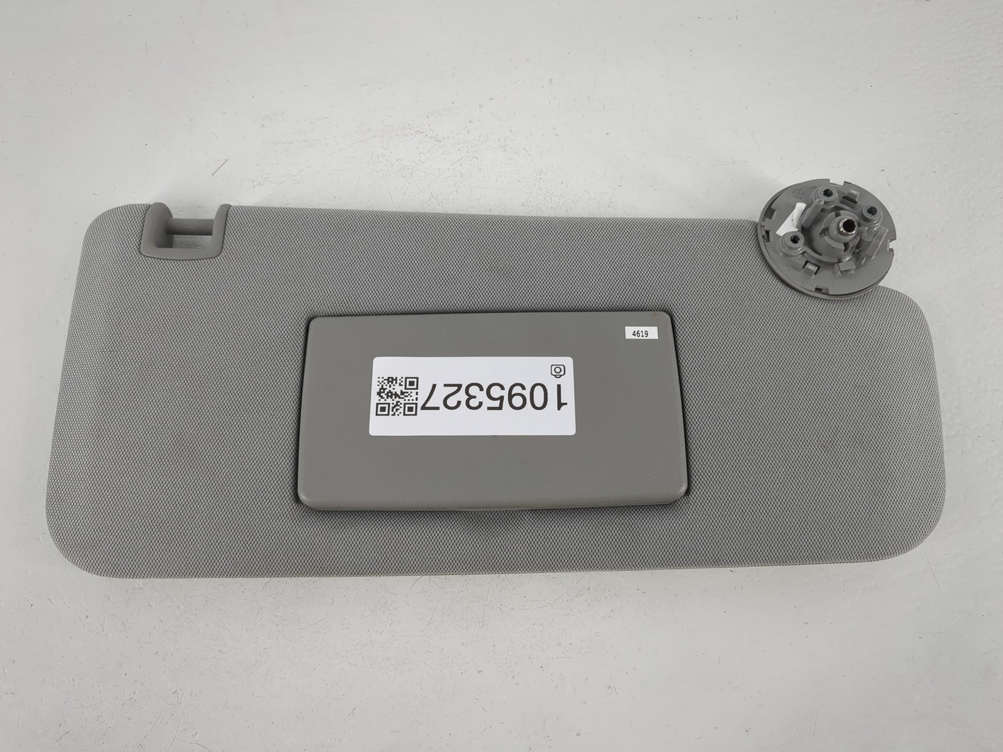 2017-2021 Chevrolet Trax Sun Visor Shade Replacement Passenger Right Mirror Fits Fits 2017 2018 2019 2020 2021 OEM Used Auto Parts