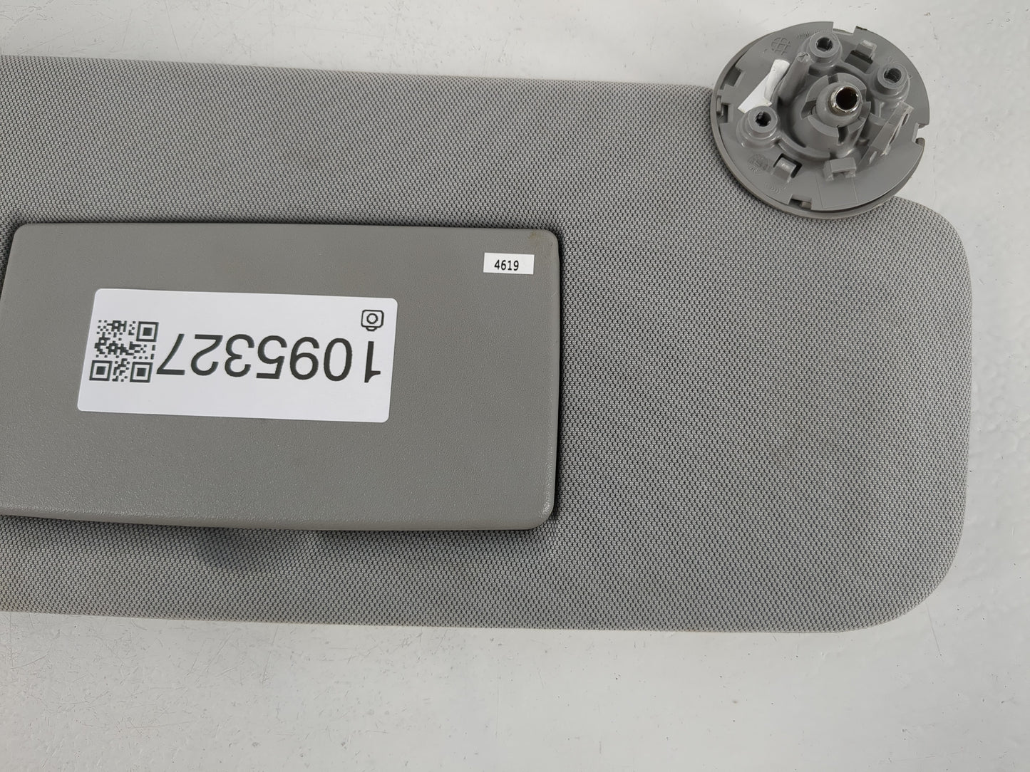 2017-2021 Chevrolet Trax Sun Visor Shade Replacement Passenger Right Mirror Fits Fits 2017 2018 2019 2020 2021 OEM Used Auto Parts