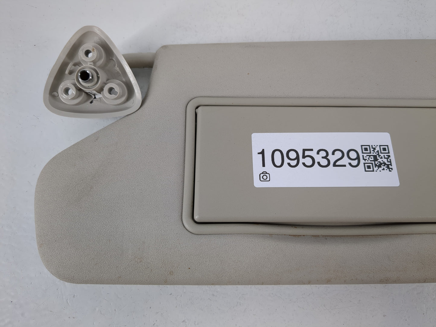 2018 Dodge Journey Sun Visor Shade Replacement Driver Left Mirror Fits OEM Used Auto Parts - Oemusedautoparts1.com