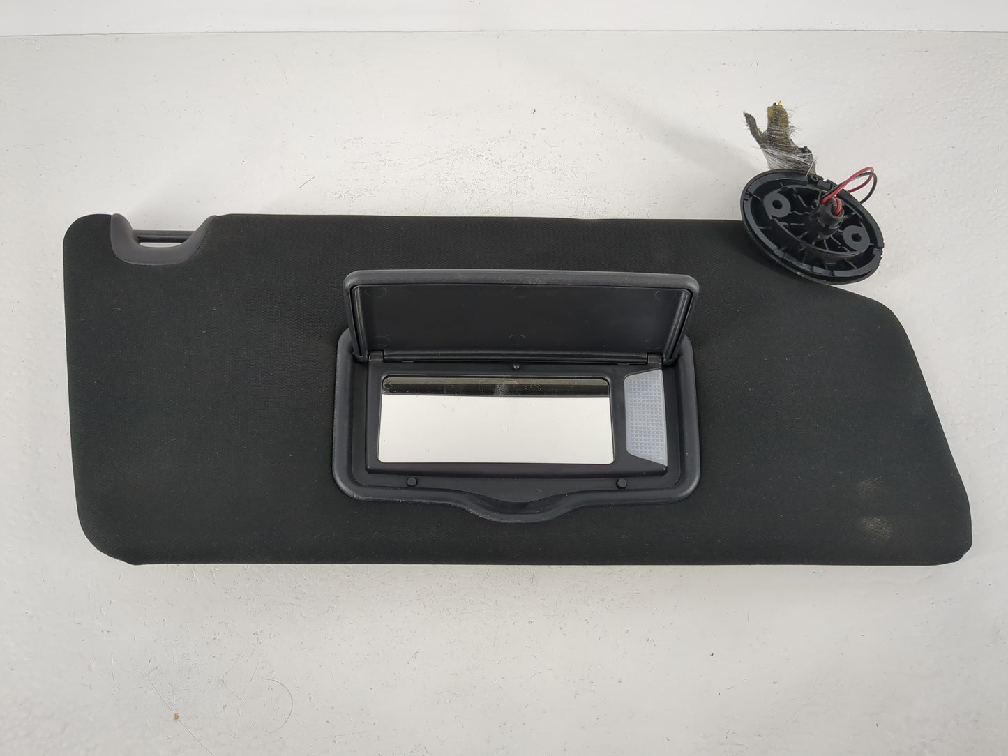2017 Ford Explorer Sun Visor Shade Replacement Passenger Right Mirror Fits OEM Used Auto Parts - Oemusedautoparts1.com