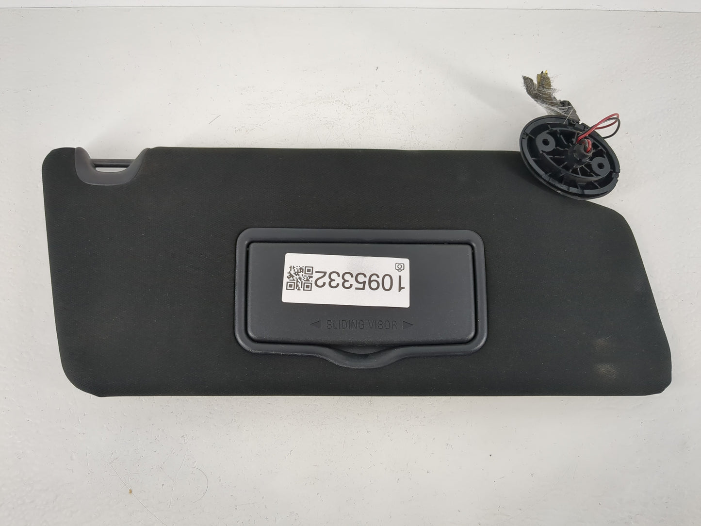 2017 Ford Explorer Sun Visor Shade Replacement Passenger Right Mirror Fits OEM Used Auto Parts - Oemusedautoparts1.com