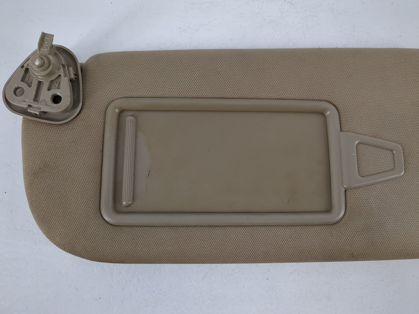 2013-2019 Hyundai Santa Fe Sun Visor Shade Replacement Driver Left Mirror Fits Fits 2013 2014 2015 2016 2017 2018 2019 OEM Used Auto Parts - Oemusedautoparts1.com