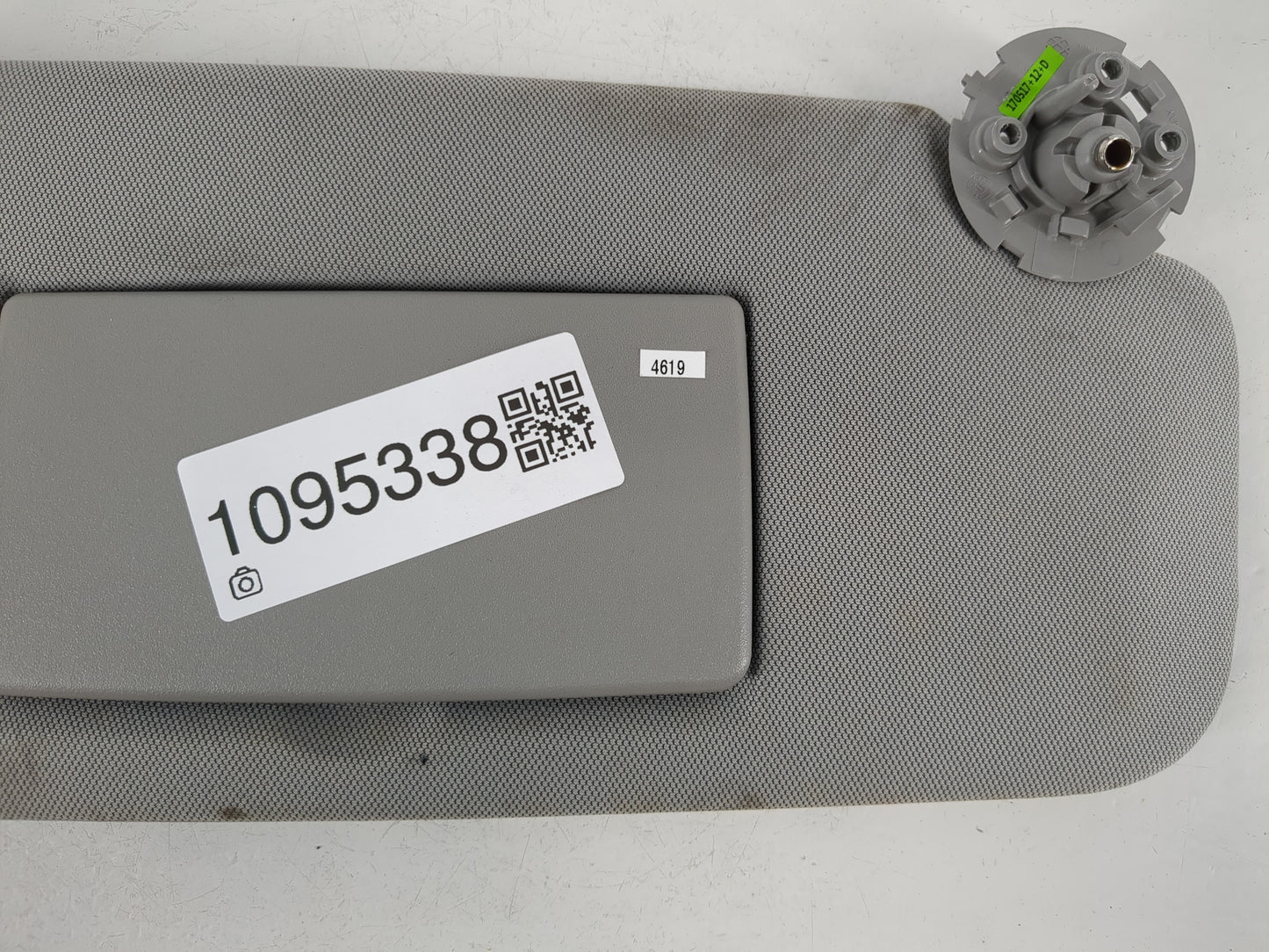 2017-2021 Chevrolet Trax Sun Visor Shade Replacement Passenger Right Mirror Fits Fits 2017 2018 2019 2020 2021 OEM Used Auto Parts