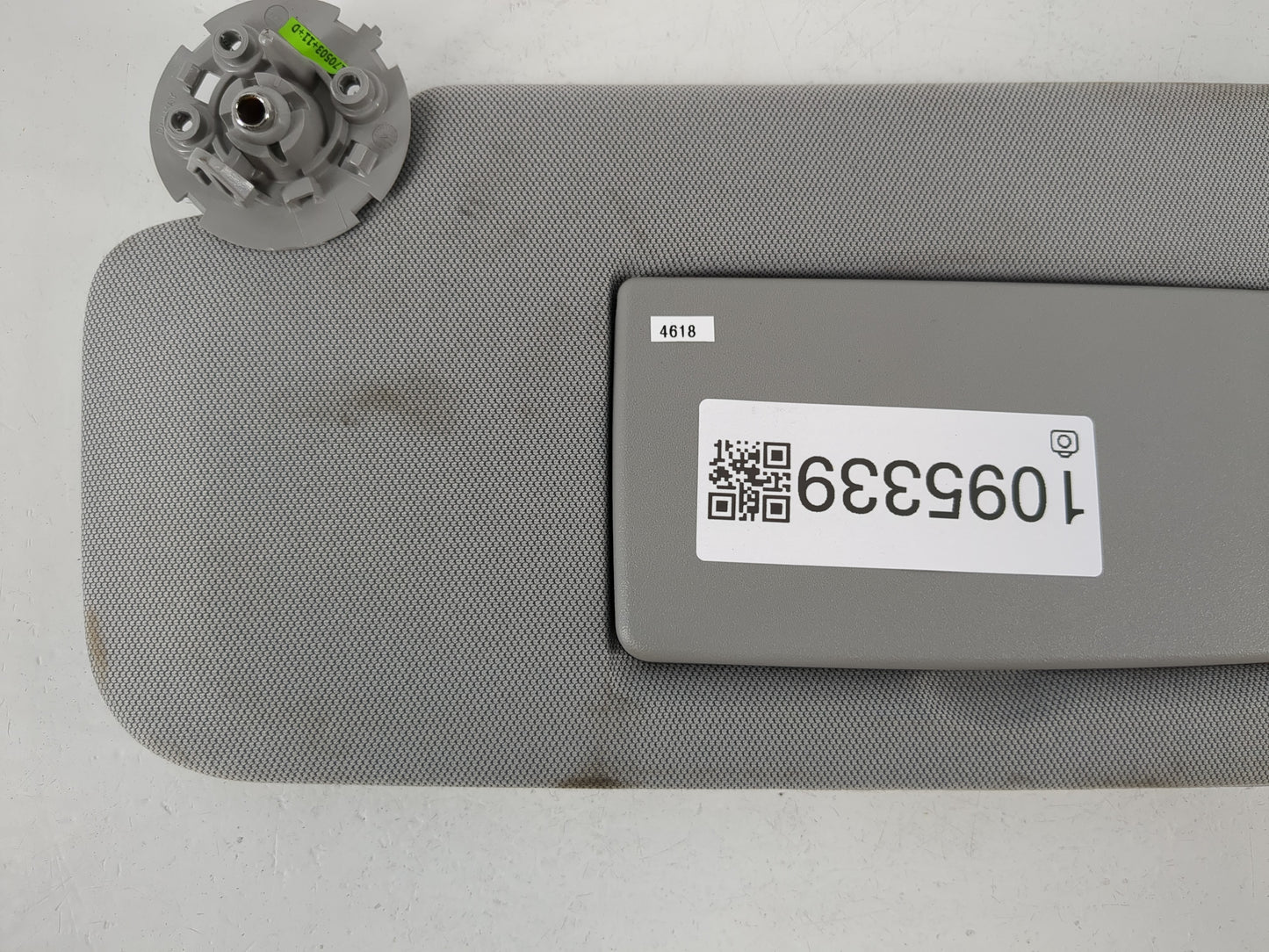 2017-2021 Chevrolet Trax Sun Visor Shade Replacement Driver Left Mirror Fits Fits 2017 2018 2019 2020 2021 OEM Used Auto Parts