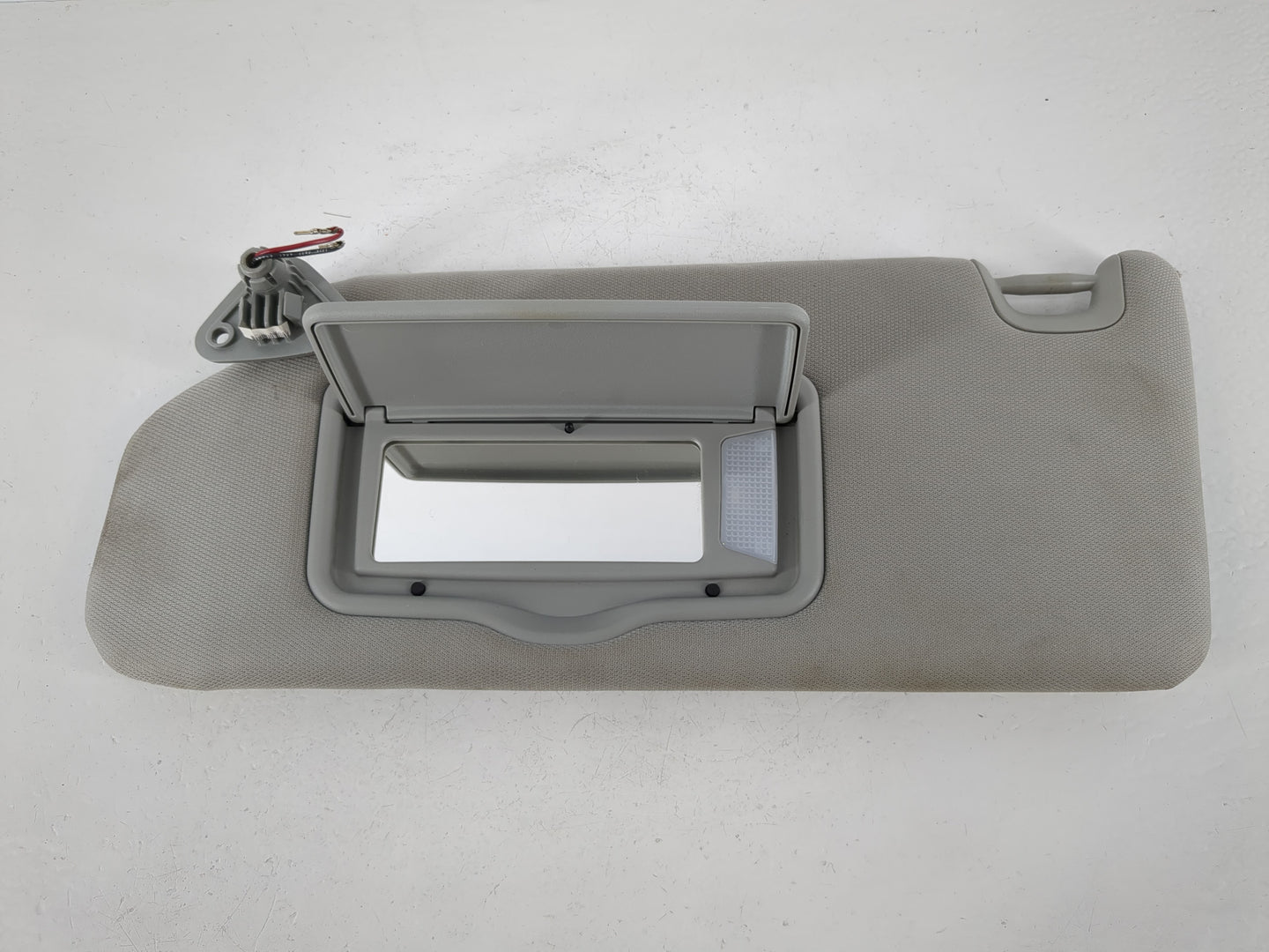 2013-2015 Mitsubishi Outlander Sun Visor Shade Replacement Passenger Right Mirror Fits Fits 2013 2014 2015 OEM Used Auto Parts - Oemusedautoparts1.com
