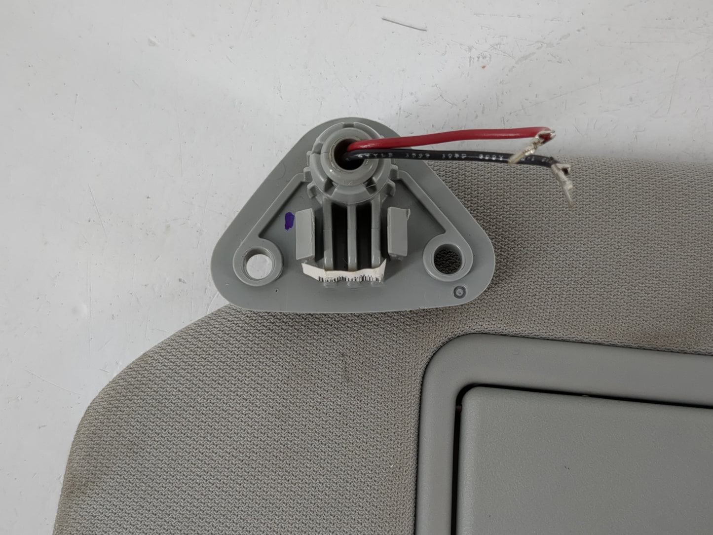 2013-2015 Mitsubishi Outlander Sun Visor Shade Replacement Passenger Right Mirror Fits Fits 2013 2014 2015 OEM Used Auto Parts - Oemusedautoparts1.com