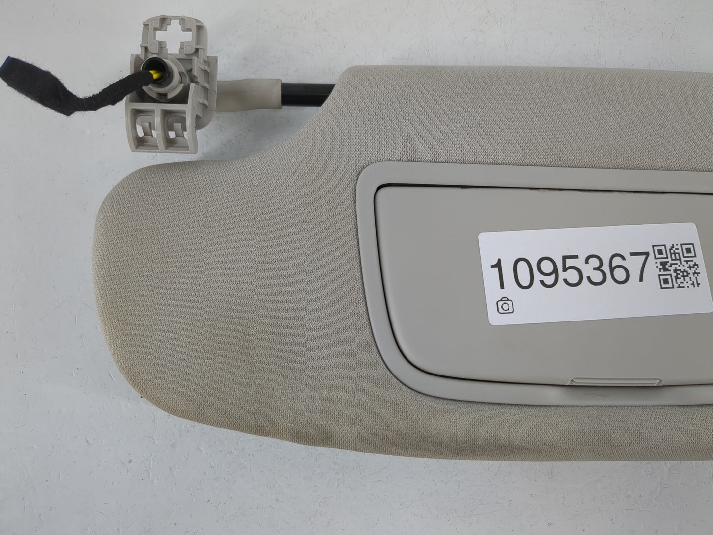 2015-2016 Ford Fusion Sun Visor Shade Replacement Driver Left Mirror Fits Fits 2015 2016 OEM Used Auto Parts - Oemusedautoparts1.com