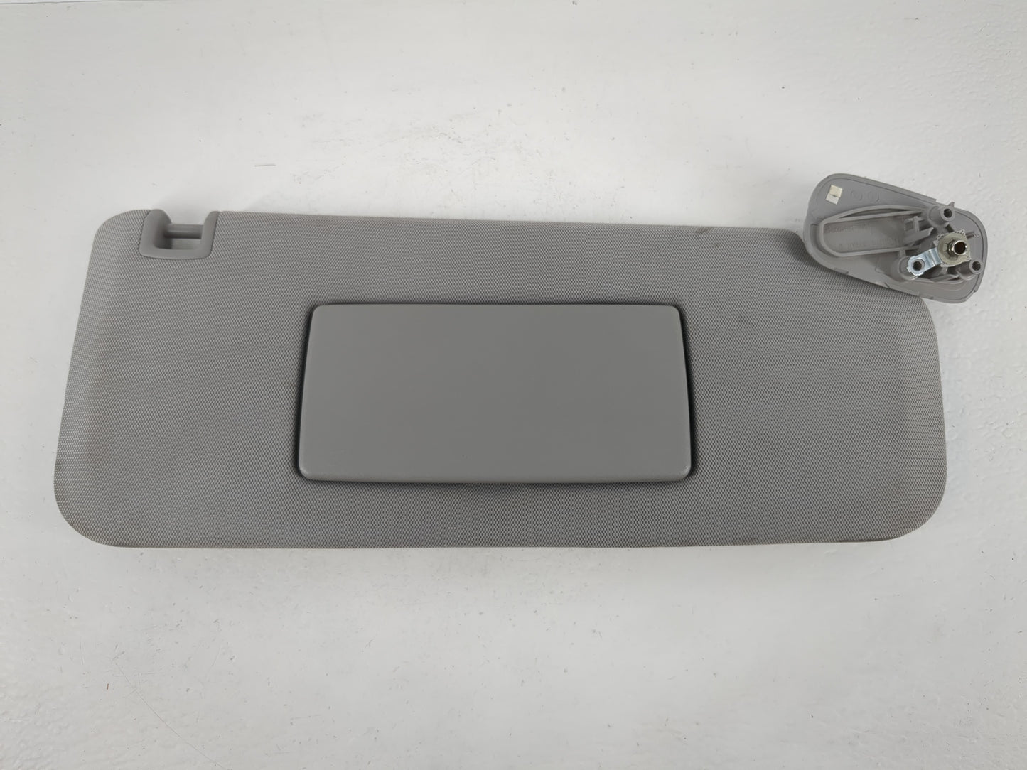 2014-2019 Chevrolet Silverado 1500 Sun Visor Shade Replacement Passenger Right Mirror Fits Fits 2014 2015 2016 2017 2018 2019 OEM Used Auto Parts