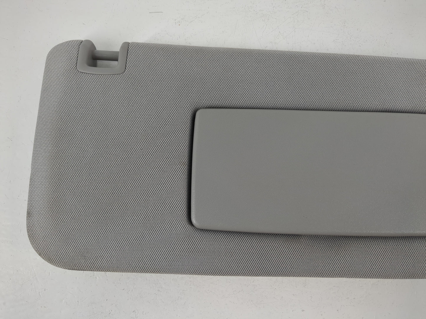 2014-2019 Chevrolet Silverado 1500 Sun Visor Shade Replacement Passenger Right Mirror Fits Fits 2014 2015 2016 2017 2018 2019 OEM Used Auto Parts