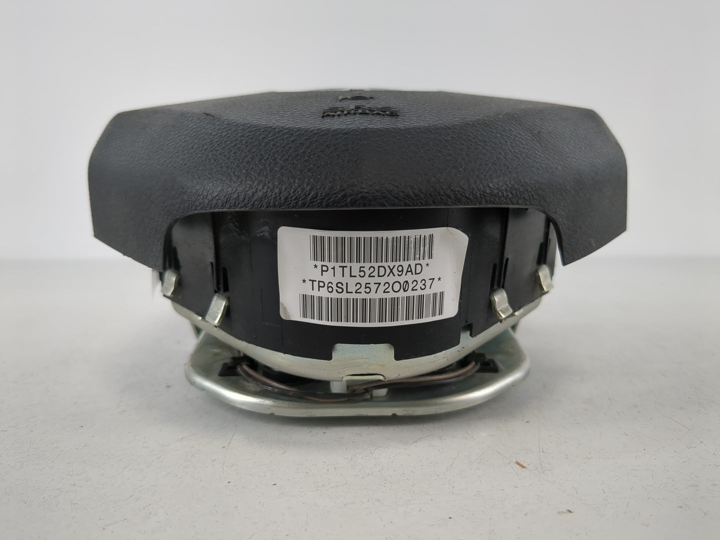 2013-2016 Dodge Dart Air Bag Driver Left Steering Wheel Mounted P/N:BAM PT1-1031 Fits Fits 2013 2014 2015 2016 OEM Used Auto Parts - Oemusedautoparts1.com