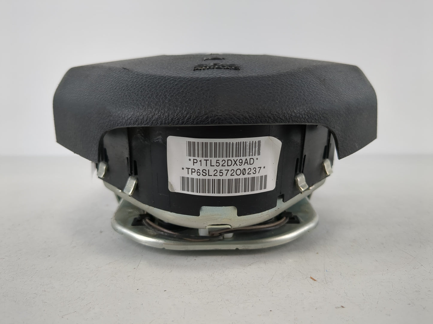 2013-2016 Dodge Dart Air Bag Driver Left Steering Wheel Mounted P/N:BAM PT1-1031 Fits Fits 2013 2014 2015 2016 OEM Used Auto Parts - Oemusedautoparts1.com