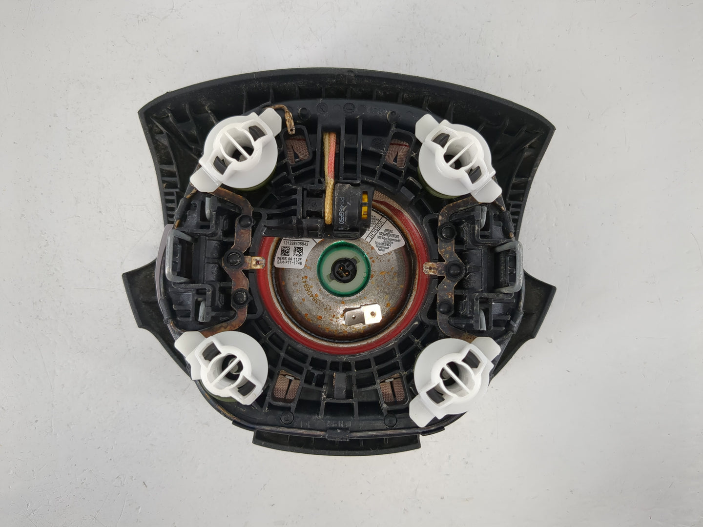 2013-2016 Audi A4 Air Bag Driver Left Steering Wheel Mounted P/N:8K0 880 201 AC Fits Fits 2013 2014 2015 2016 2017 OEM Used Auto Parts - Oemusedautoparts1.com