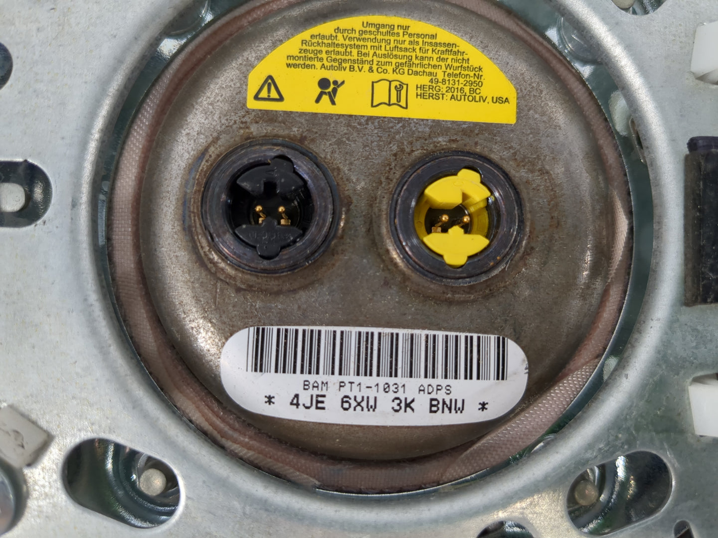2017 Dodge Caravan Air Bag Driver Left Steering Wheel Mounted P/N:TN9SL3076O0221 Fits Fits 2013 2014 2015 2016 2018 2019 2020 OEM Used Auto Parts - Oemusedautoparts1.com