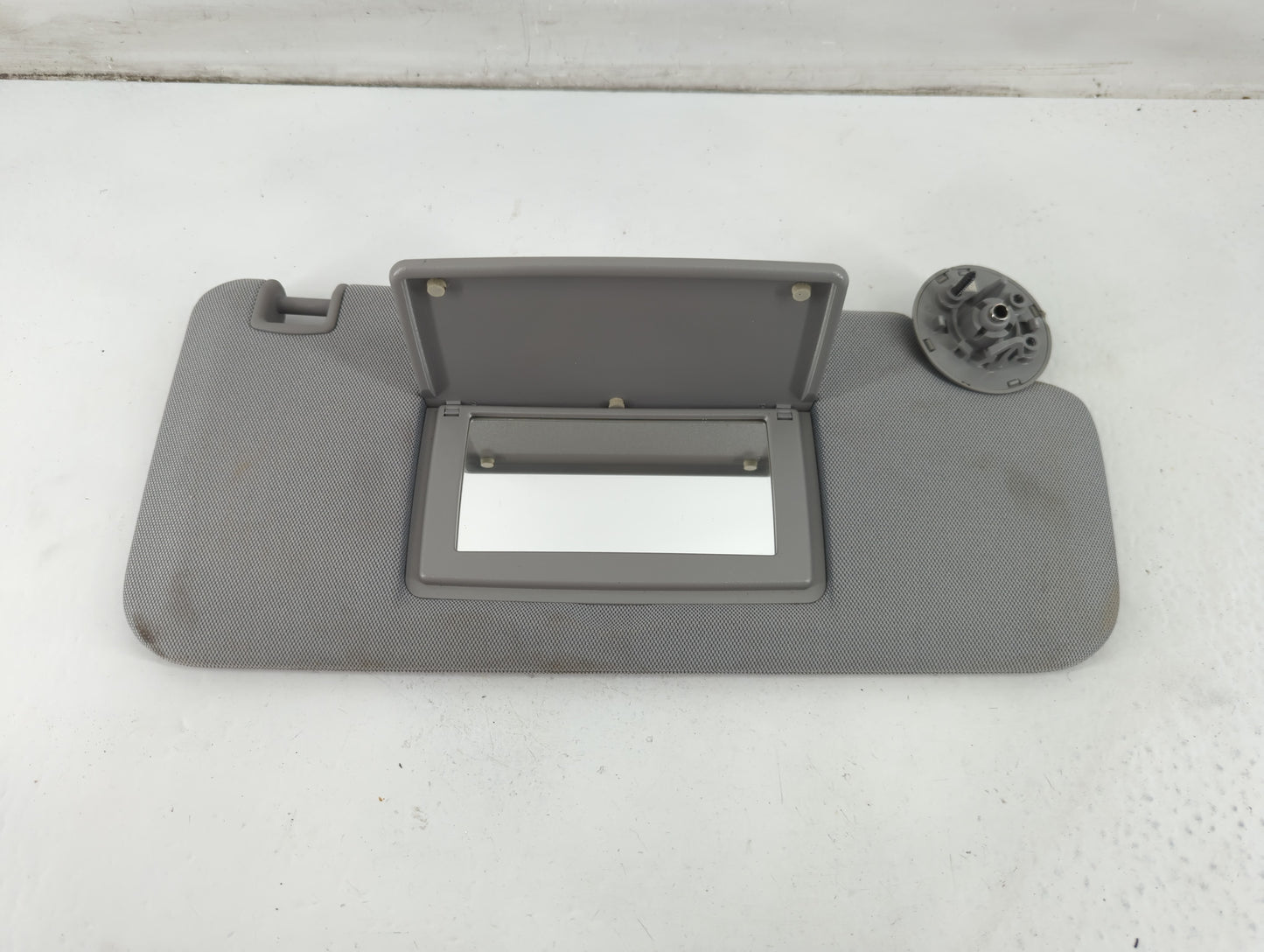 2017-2021 Chevrolet Trax Sun Visor Shade Replacement Passenger Right Mirror Fits Fits 2017 2018 2019 2020 2021 OEM Used Auto Parts