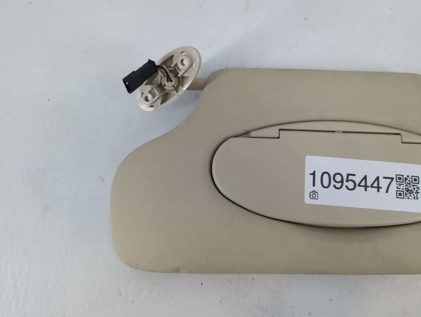 2010-2017 Chevrolet Equinox Sun Visor Shade Replacement Driver Left Mirror Fits Fits 2010 2011 2012 2013 2014 2015 2016 2017 OEM Used Auto Parts