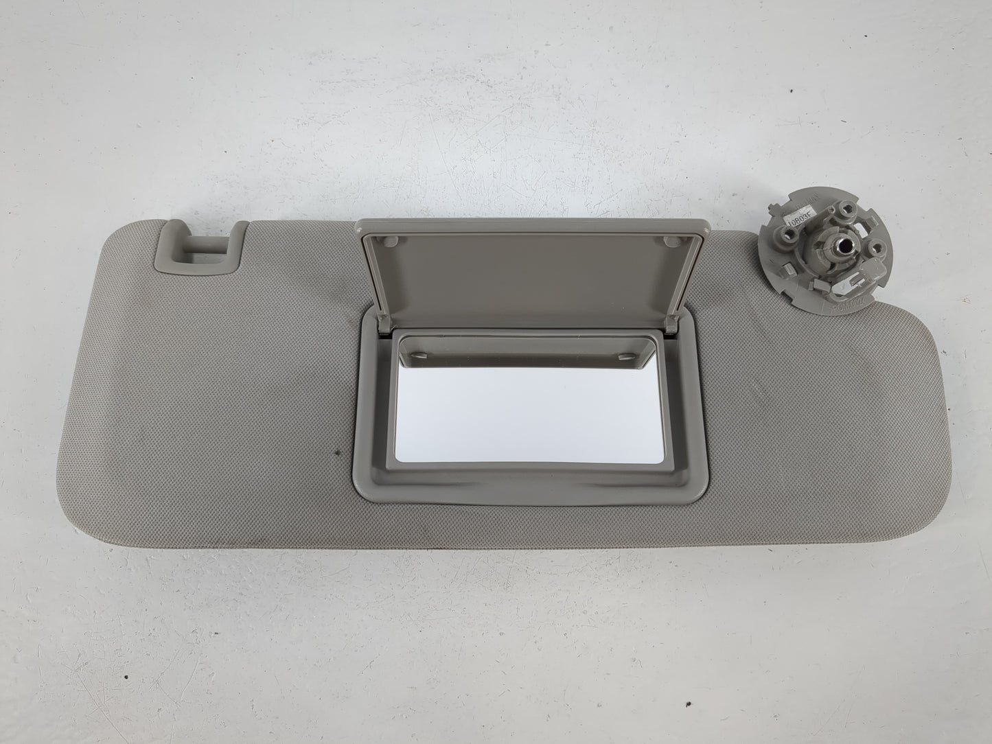 2004-2012 Chevrolet Malibu Sun Visor Shade Replacement Passenger Right Mirror Fits Fits 2004 2005 2008 2009 2010 2011 2012 OEM Used Auto Parts