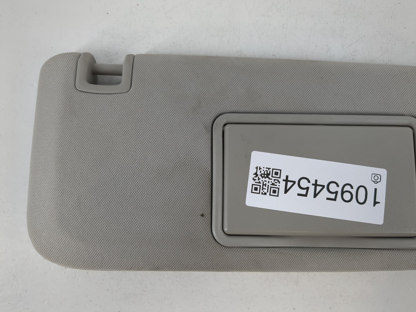 2004-2012 Chevrolet Malibu Sun Visor Shade Replacement Passenger Right Mirror Fits Fits 2004 2005 2008 2009 2010 2011 2012 OEM Used Auto Parts