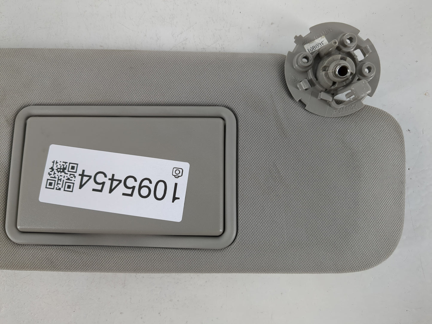 2004-2012 Chevrolet Malibu Sun Visor Shade Replacement Passenger Right Mirror Fits Fits 2004 2005 2008 2009 2010 2011 2012 OEM Used Auto Parts