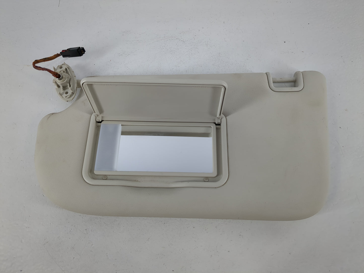 2013-2018 Ford Focus Sun Visor Shade Replacement Driver Left Mirror Fits Fits 2013 2014 2015 2016 2017 2018 OEM Used Auto Parts
