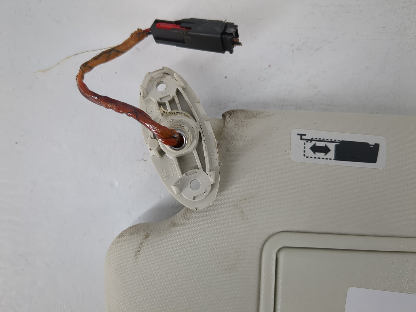 2013-2018 Ford Focus Sun Visor Shade Replacement Driver Left Mirror Fits Fits 2013 2014 2015 2016 2017 2018 OEM Used Auto Parts