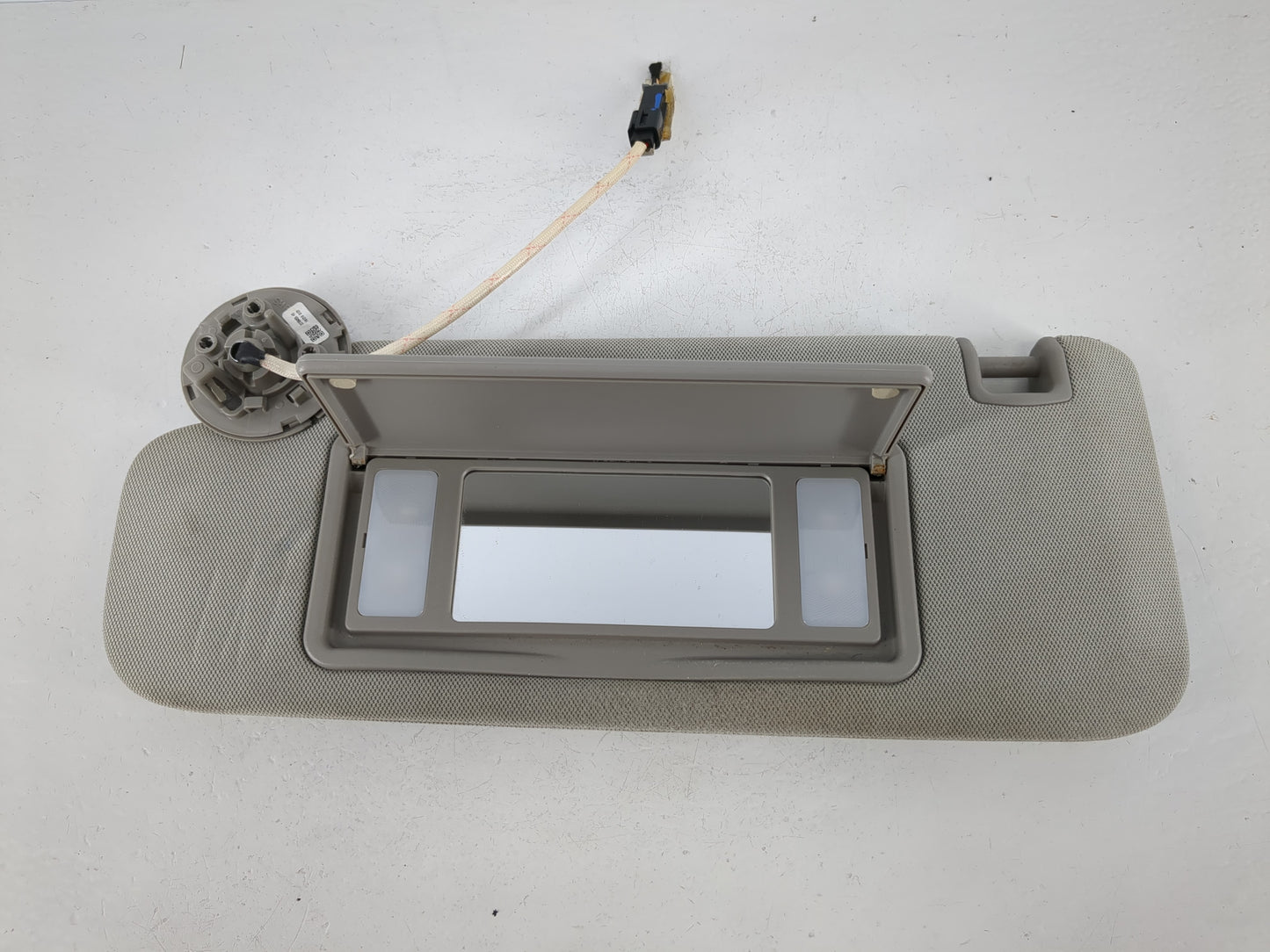 2014-2020 Chevrolet Impala Sun Visor Shade Replacement Driver Left Mirror Fits Fits 2014 2015 2016 2017 2018 2019 2020 OEM Used Auto Parts