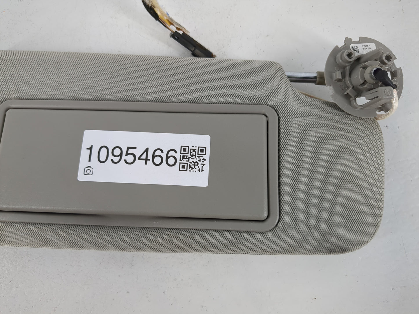 2014-2020 Chevrolet Impala Sun Visor Shade Replacement Passenger Right Mirror Fits Fits 2014 2015 2016 2017 2018 2019 2020 OEM Used Auto Parts