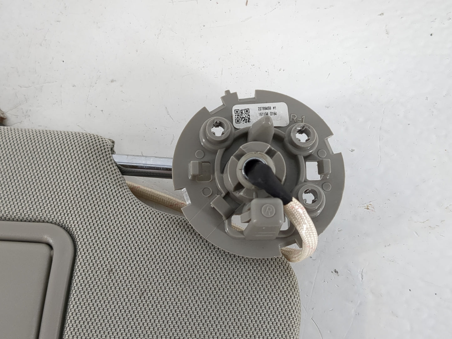 2014-2020 Chevrolet Impala Sun Visor Shade Replacement Passenger Right Mirror Fits Fits 2014 2015 2016 2017 2018 2019 2020 OEM Used Auto Parts