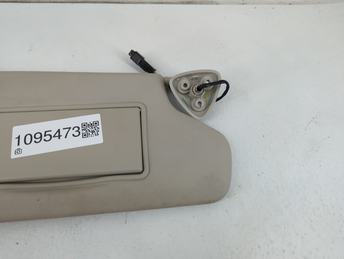 2010-2017 Chevrolet Equinox Sun Visor Shade Replacement Passenger Right Mirror Fits Fits 2010 2011 2012 2013 2014 2015 2016 2017 OEM Used Auto Parts