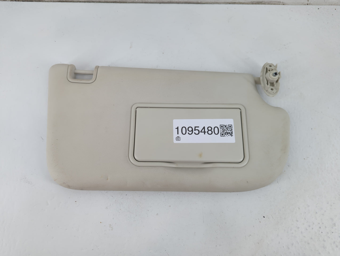 2013-2018 Ford Focus Sun Visor Shade Replacement Passenger Right Mirror Fits Fits 2013 2014 2015 2016 2017 2018 OEM Used Auto Parts