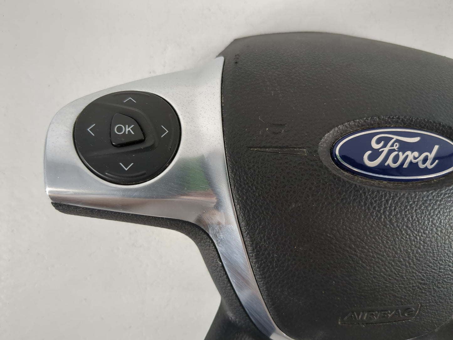 2015-2016 Ford Escape Air Bag Driver Left Steering Wheel Mounted P/N:EJ54 A042B85 BA3 Fits Fits 2015 2016 OEM Used Auto Parts - Oemusedautoparts1.com