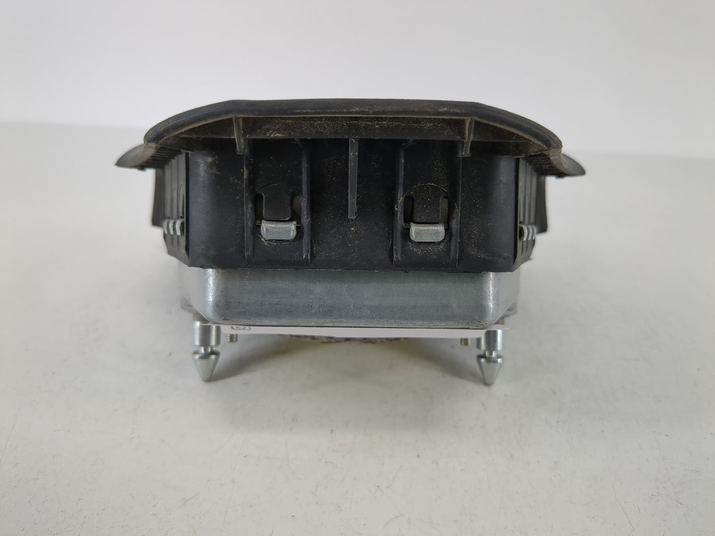 2008 Volvo V40 Air Bag Driver Left Steering Wheel Mounted Fits Fits 2009 2010 2011 OEM Used Auto Parts - Oemusedautoparts1.com