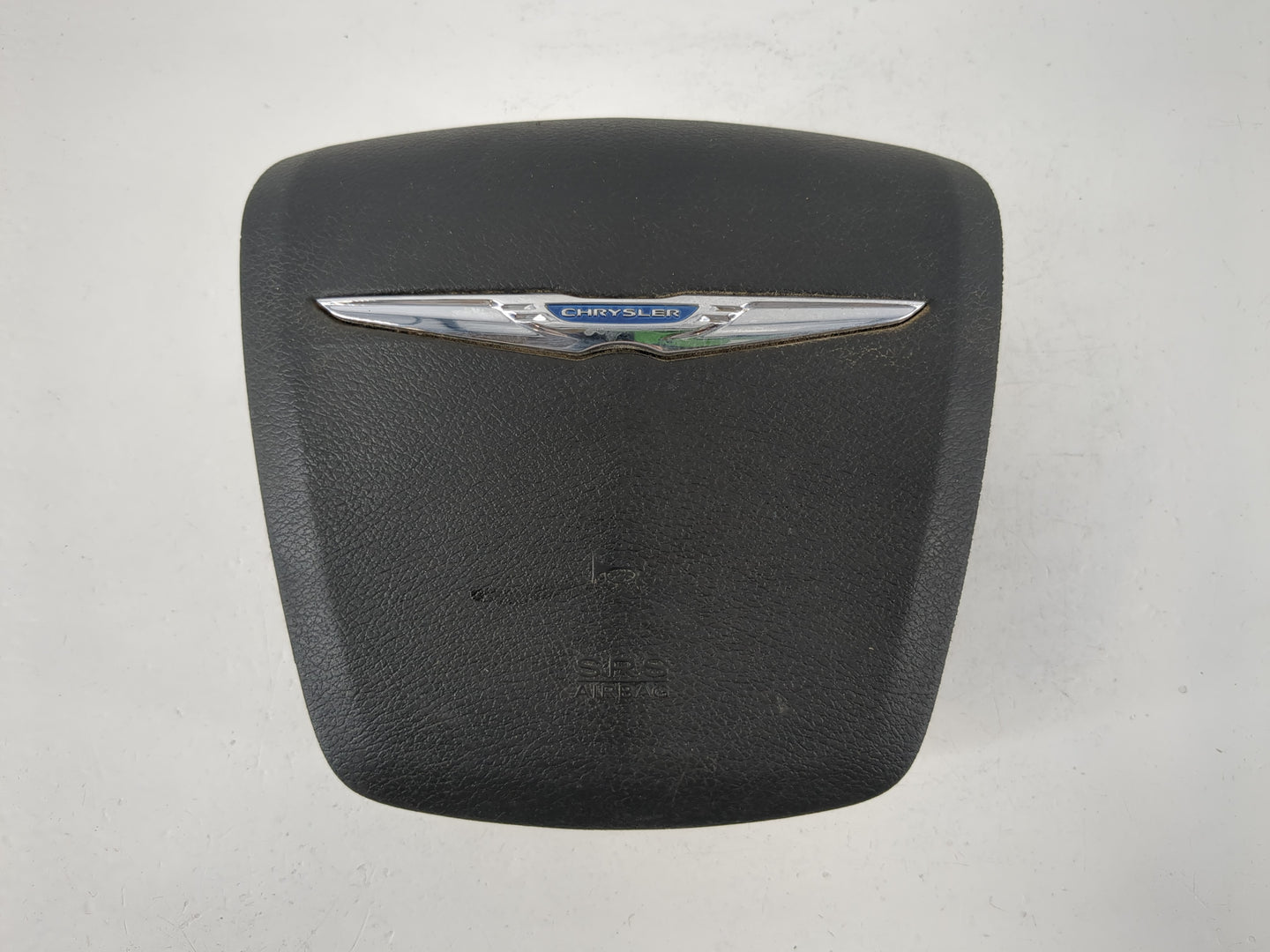 2013-2016 Chrysler Town & Country Air Bag Driver Left Steering Wheel Mounted Fits Fits 2013 2014 2015 2016 OEM Used Auto Parts - Oemusedautoparts1.com