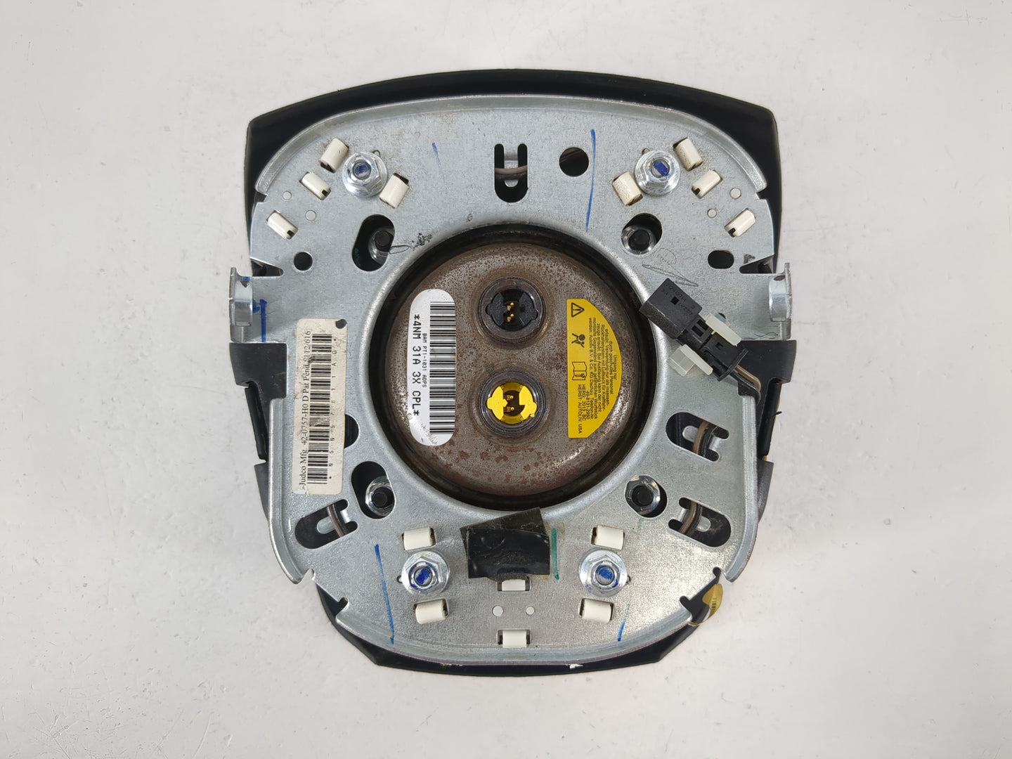 2013-2016 Chrysler Town & Country Air Bag Driver Left Steering Wheel Mounted Fits Fits 2013 2014 2015 2016 OEM Used Auto Parts - Oemusedautoparts1.com