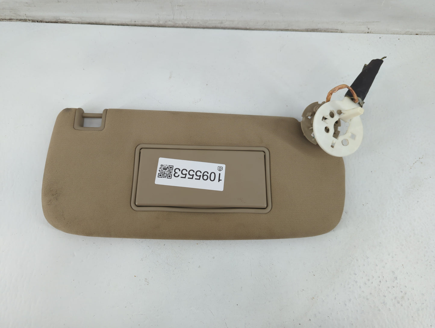 2011-2013 Jeep Grand Cherokee Sun Visor Shade Replacement Passenger Right Mirror Fits OEM Used Auto Parts - Oemusedautoparts1.com