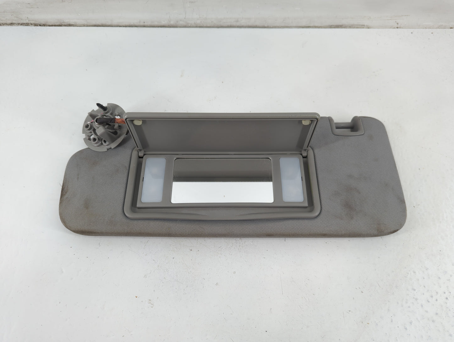 2016-2021 Chevrolet Malibu Sun Visor Shade Replacement Driver Left Mirror Fits Fits 2016 2017 2018 2019 2020 2021 OEM Used Auto Parts