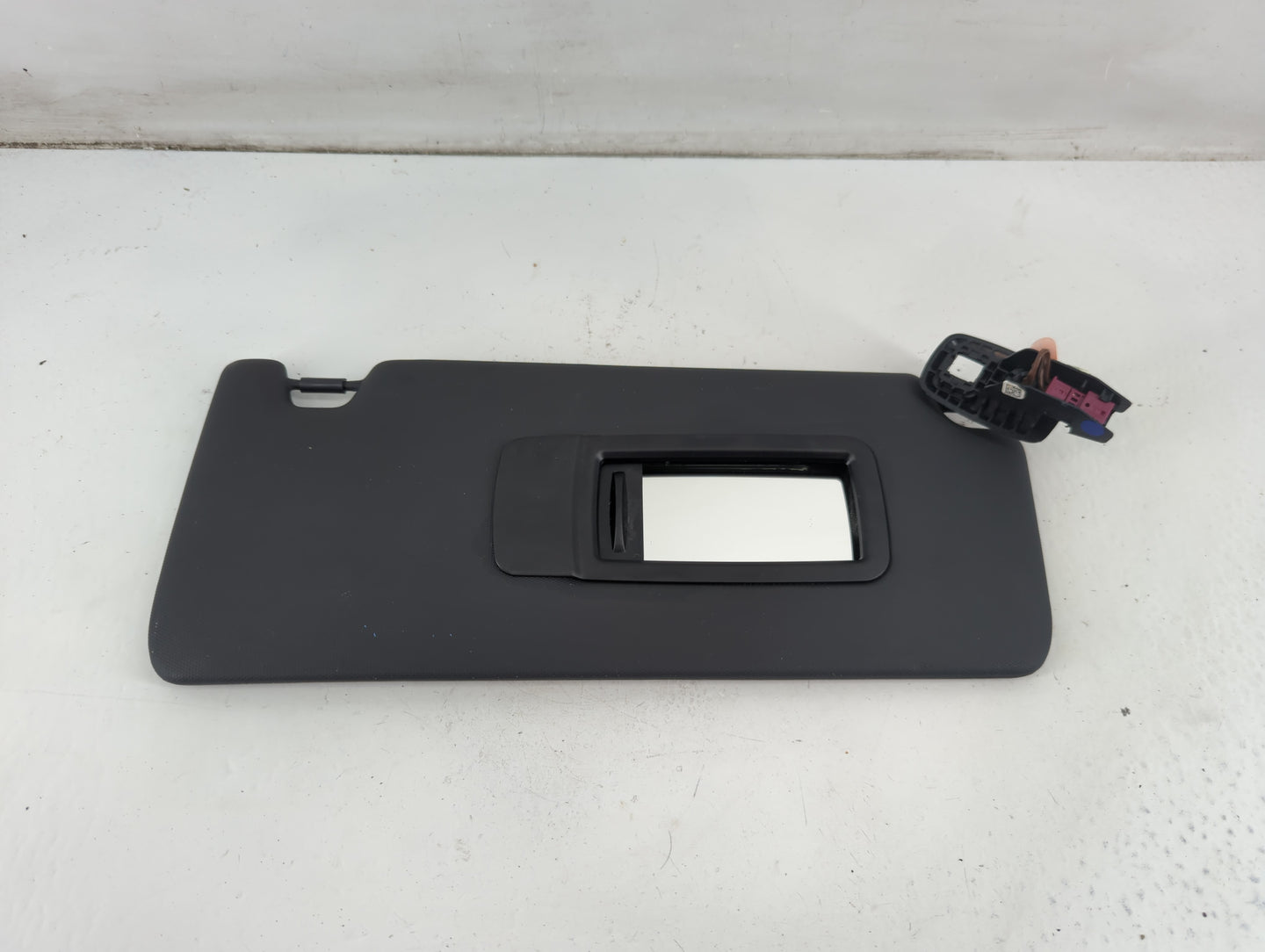 2019-2021 Bmw 330i Sun Visor Shade Replacement Passenger Right Mirror Fits Fits 2019 2020 2021 OEM Used Auto Parts - Oemusedautoparts1.com