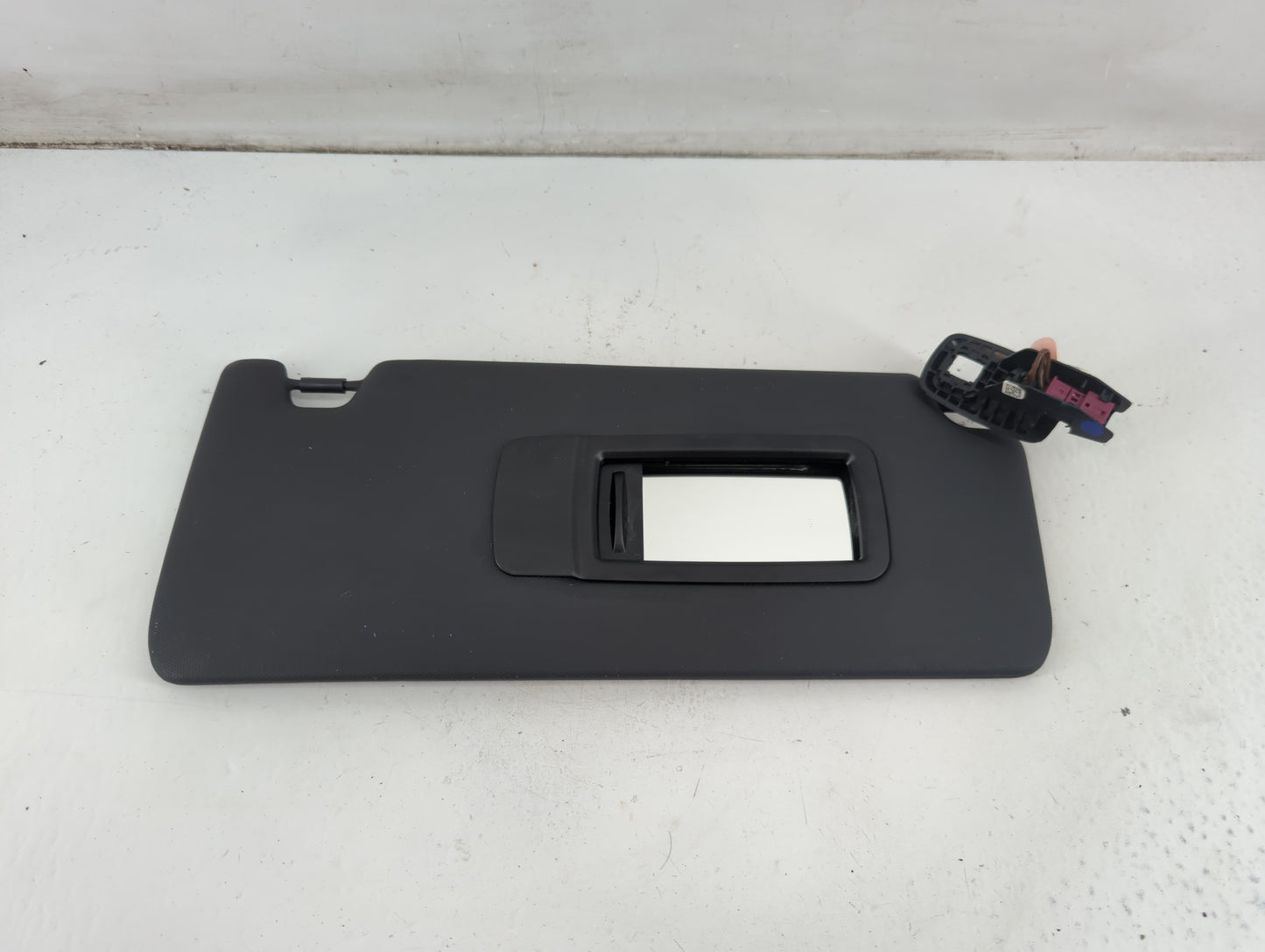 2019-2021 Bmw 330i Sun Visor Shade Replacement Passenger Right Mirror Fits Fits 2019 2020 2021 OEM Used Auto Parts - Oemusedautoparts1.com