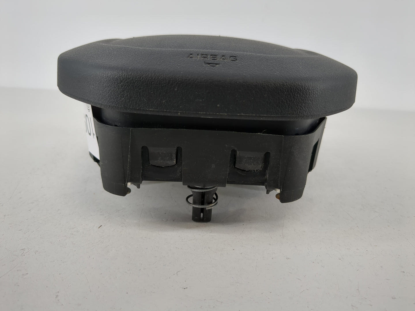 2014-2017 Land Rover Range Rover Sport Air Bag Driver Left Steering Wheel Mounted P/N:307428999W41-AF Fits OEM Used Auto Parts - Oemusedautoparts1.com
