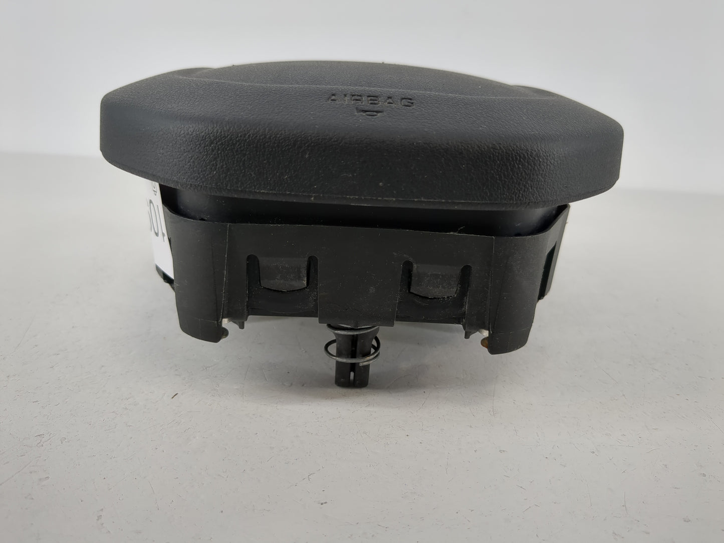 2014-2017 Land Rover Range Rover Sport Air Bag Driver Left Steering Wheel Mounted P/N:307428999W41-AF Fits OEM Used Auto Parts - Oemusedautoparts1.com