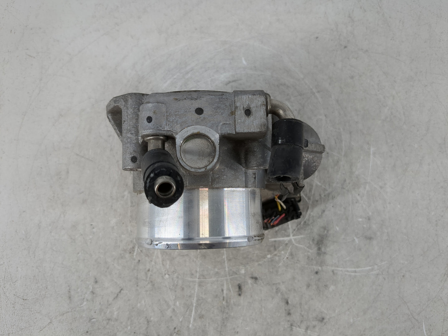 2011-2015 Kia Optima Throttle Body P/N:35100-2G700 Fits Fits 2011 2012 2013 2014 2015 2016 OEM Used Auto Parts - Oemusedautoparts1.com