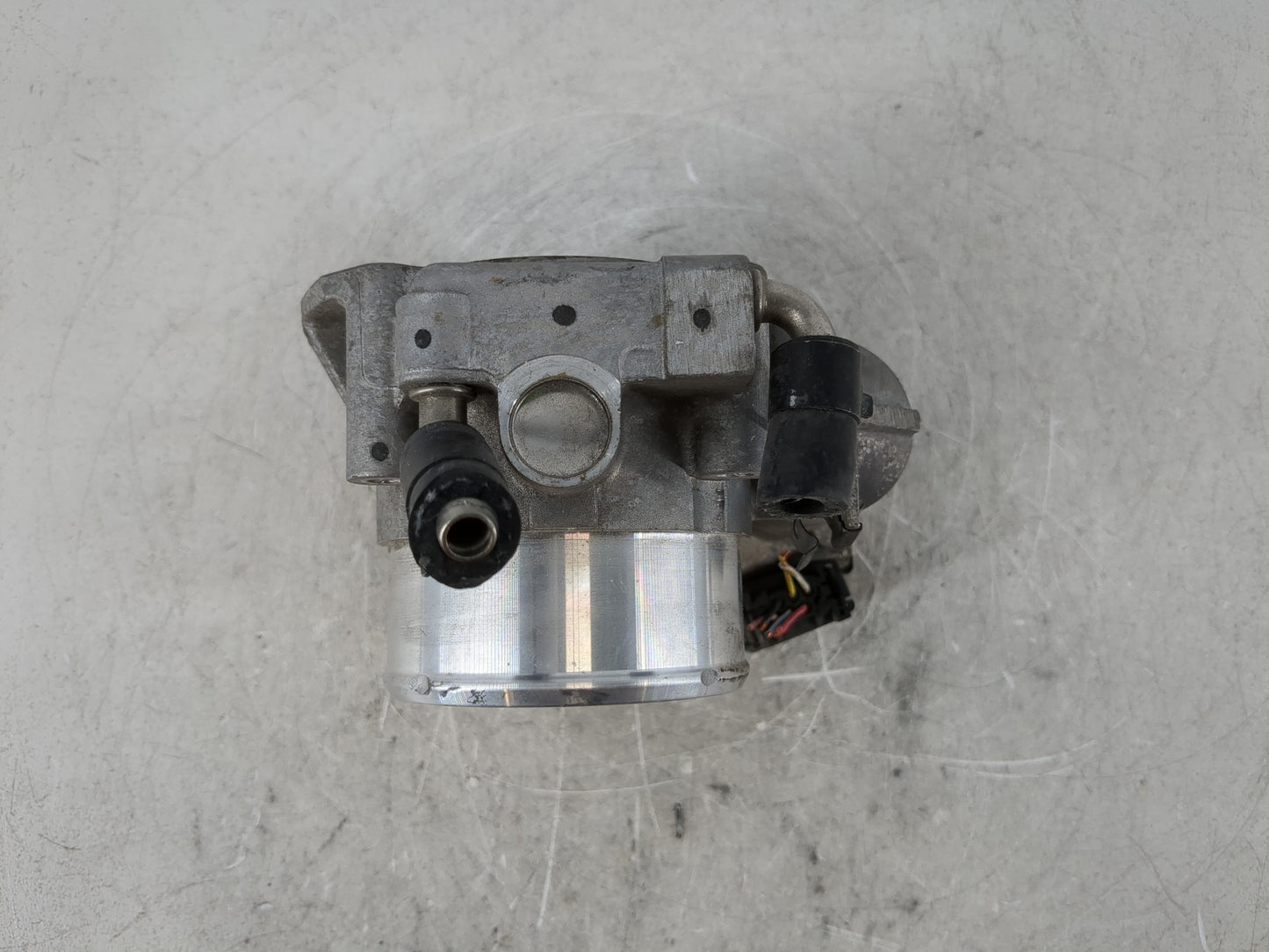 2011-2015 Kia Optima Throttle Body P/N:35100-2G700 Fits Fits 2011 2012 2013 2014 2015 2016 OEM Used Auto Parts - Oemusedautoparts1.com