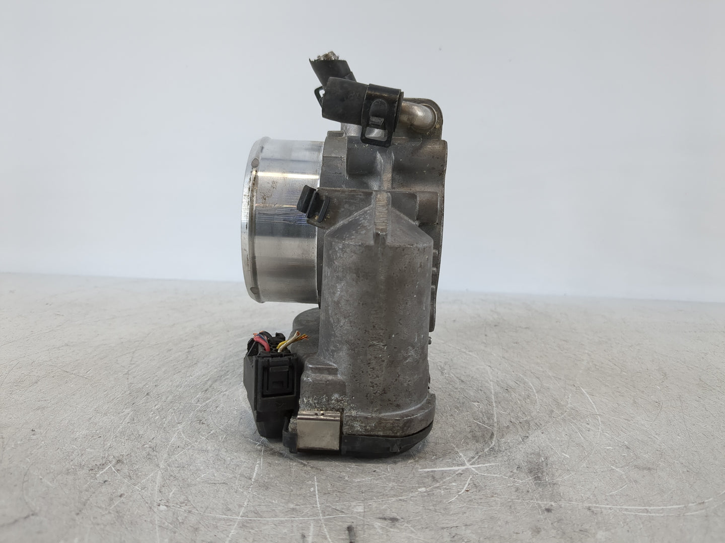2011-2015 Kia Optima Throttle Body P/N:35100-2G700 Fits Fits 2011 2012 2013 2014 2015 2016 OEM Used Auto Parts - Oemusedautoparts1.com