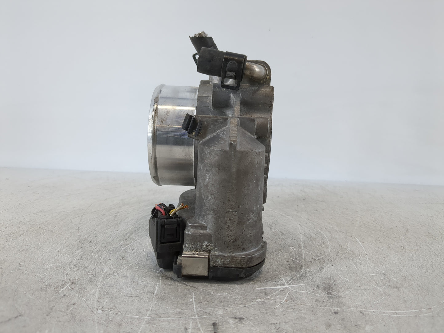 2011-2015 Kia Optima Throttle Body P/N:35100-2G700 Fits Fits 2011 2012 2013 2014 2015 2016 OEM Used Auto Parts - Oemusedautoparts1.com