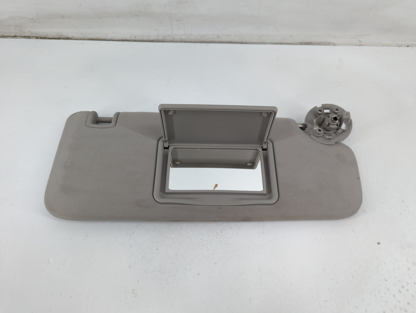 2004-2012 Chevrolet Malibu Sun Visor Shade Replacement Passenger Right Mirror Fits Fits 2004 2005 2008 2009 2010 2011 2012 OEM Used Auto Parts