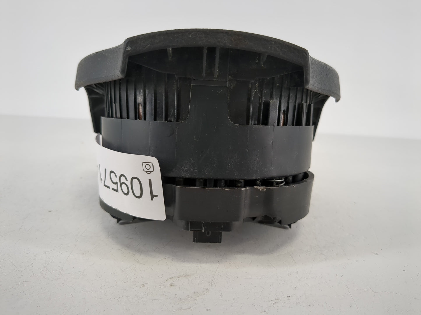 2008-2010 Volkswagen Passat Air Bag Driver Left Steering Wheel Mounted P/N:3C8 880 201 L Fits Fits 2008 2009 2010 OEM Used Auto Parts - Oemusedautoparts1.com
