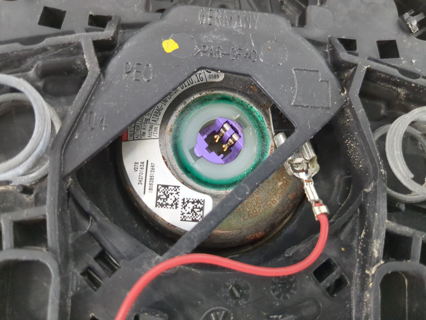 2008-2010 Volkswagen Passat Air Bag Driver Left Steering Wheel Mounted P/N:3C8 880 201 L Fits Fits 2008 2009 2010 OEM Used Auto Parts - Oemusedautoparts1.com